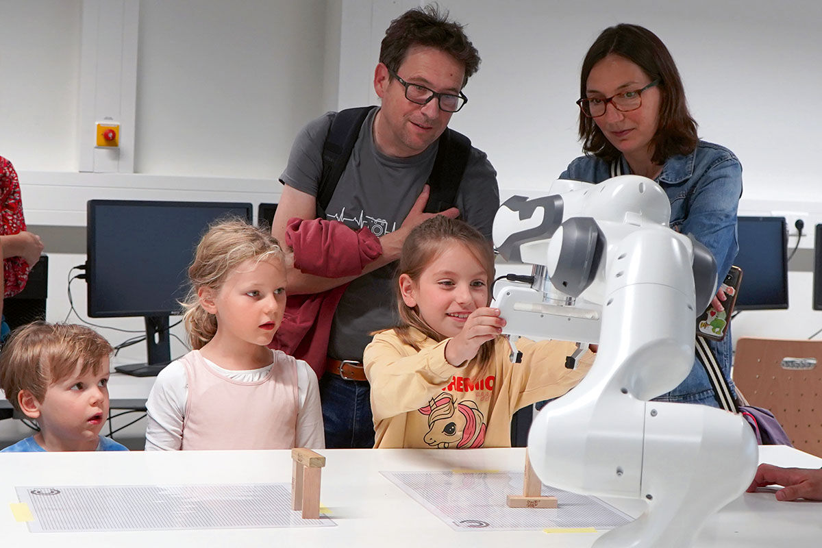 Featured image for “Robotik in Hannover zum Anfassen”